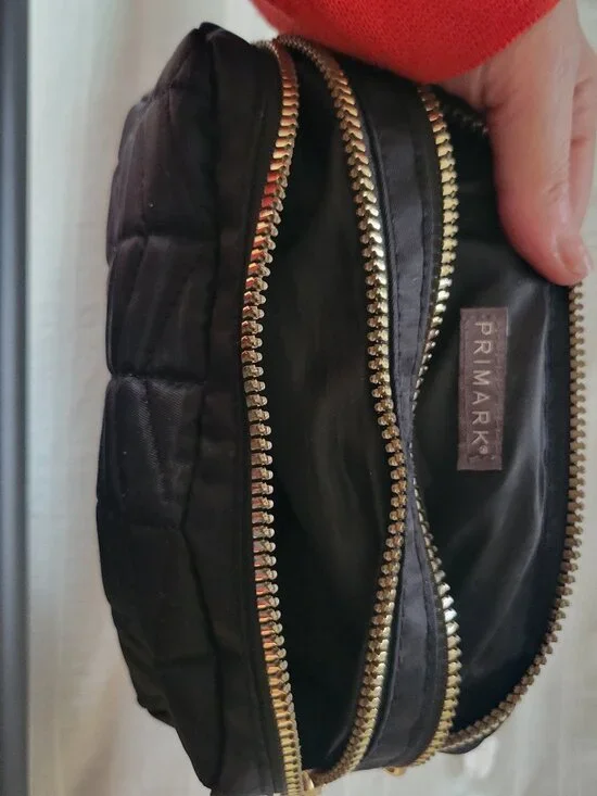 Primark | Chevron quilted double-zip makeup bag | Black/Gold | OS - Picture 3 of 10